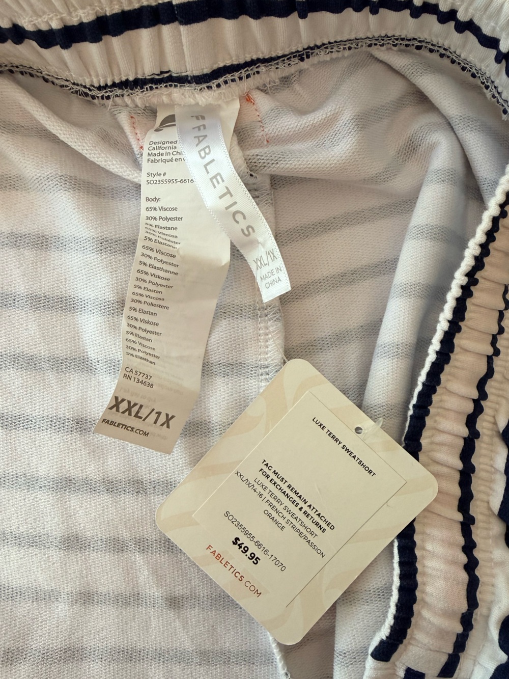 Fabletics Blue & White Striped Shorts XXL New - Picture 4 of 4